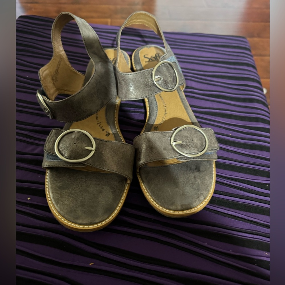 Women sandals